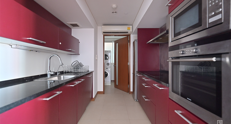 À louer 2 chambres condo à Pathum Wan, Bangkok