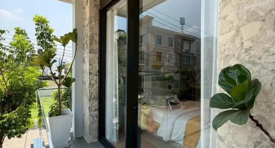 Casa en venta de 4 habitaciones en Lat Krabang, Bangkok