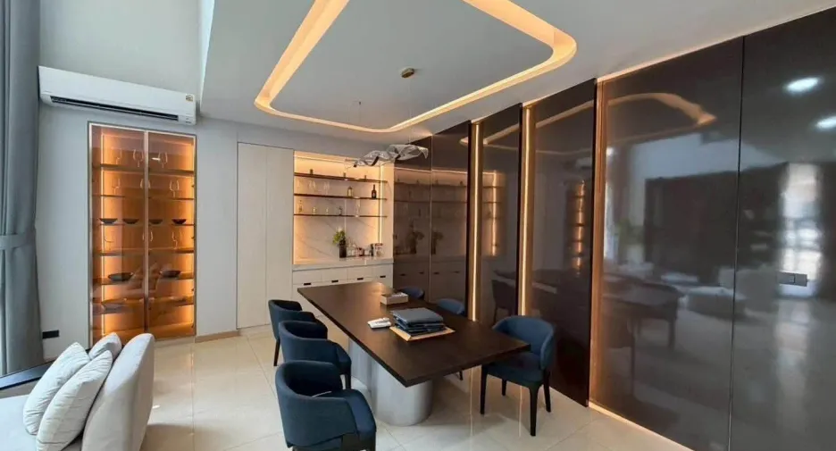 Casa en venta de 4 habitaciones en Lat Krabang, Bangkok