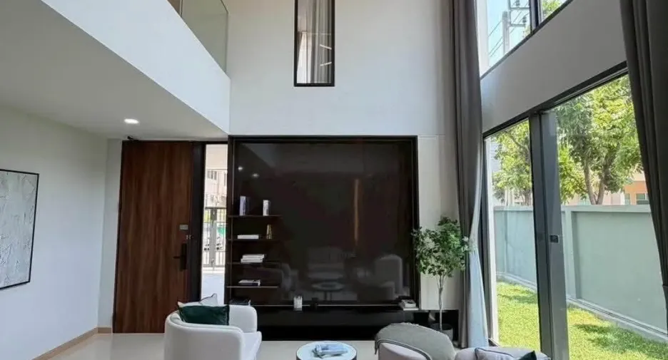 Casa en venta de 4 habitaciones en Lat Krabang, Bangkok
