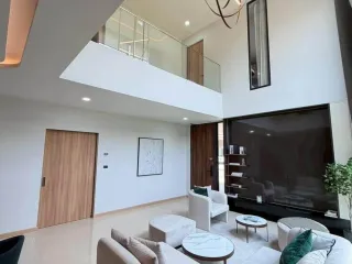 Casa en venta de 4 habitaciones en Lat Krabang, Bangkok