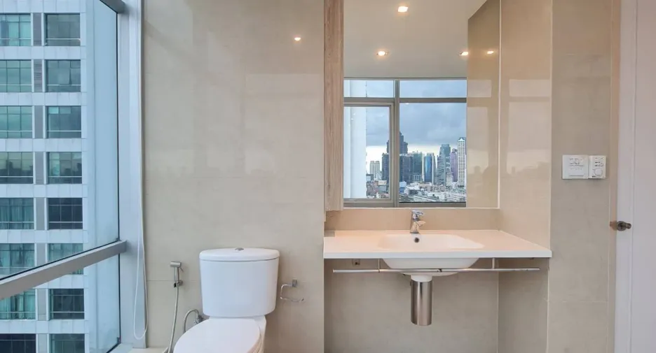 For rent 1 bed condo in Sathon, Bangkok