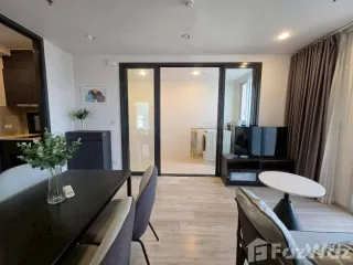 Condo en alquiler de 2 habitaciones en Huai Khwang, Bangkok