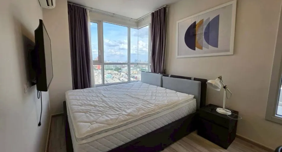 À louer 2 chambres condo à Huai Khwang, Bangkok