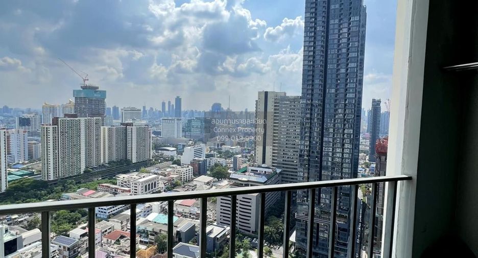 For rent 2 bedrooms condo in Huai Khwang, Bangkok