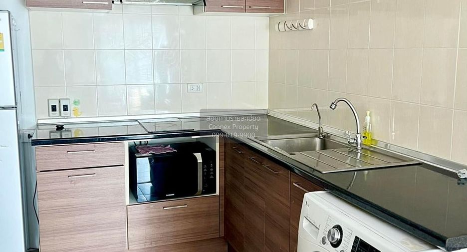 For rent 2 bedrooms condo in Huai Khwang, Bangkok