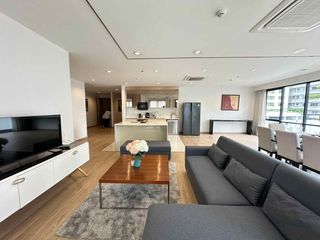 Condo en alquiler de 4 habitaciones en Sathon, Bangkok