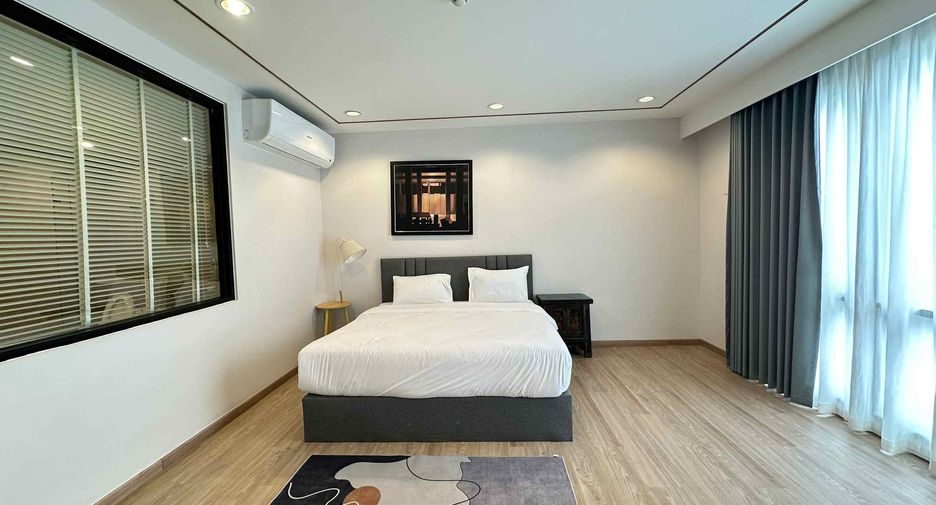 Condo en alquiler de 4 habitaciones en Sathon, Bangkok