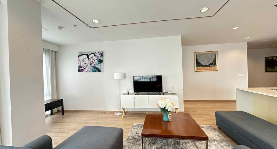 Condo en alquiler de 4 habitaciones en Sathon, Bangkok
