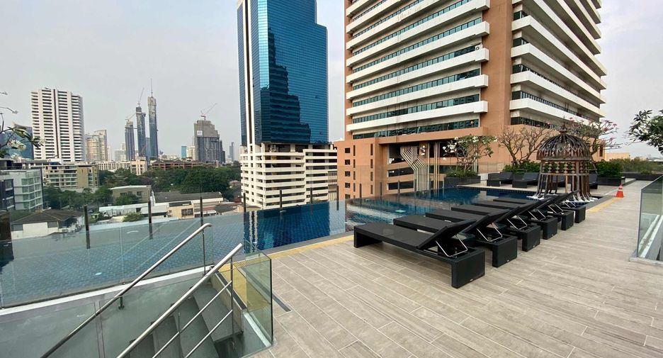 For rent 1 bed condo in Watthana, Bangkok