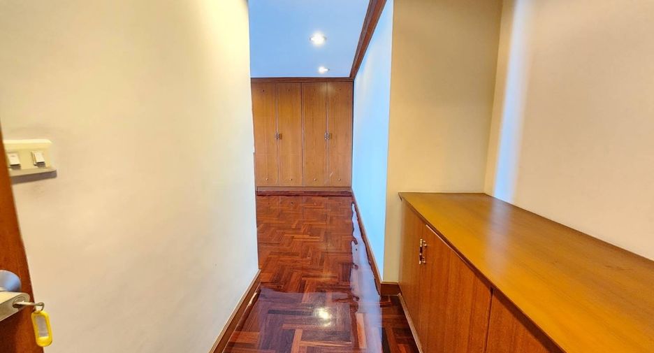 Wohnung zur Miete mit 2 Zimmer in Khlong Toei, Bangkok