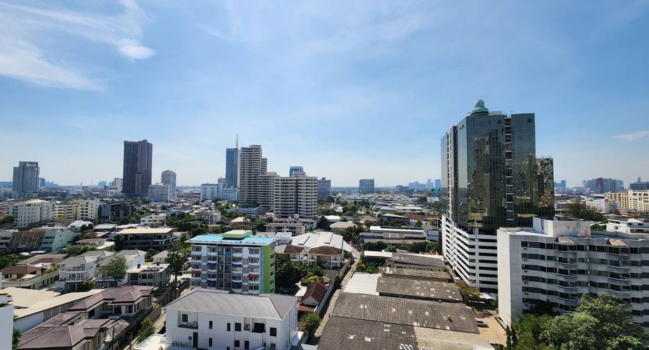Wohnung zur Miete mit 2 Zimmer in Khlong Toei, Bangkok