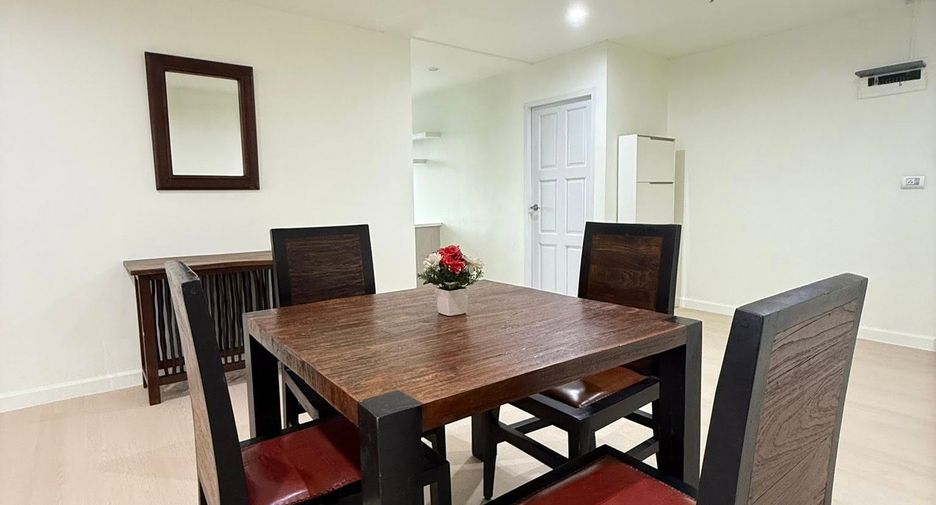 For rent 2 bedrooms condo in Watthana, Bangkok