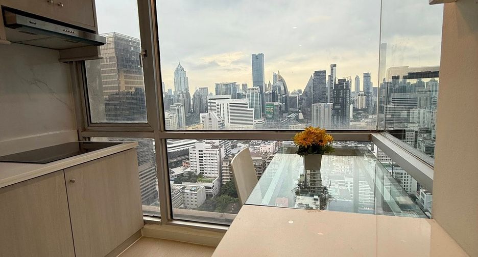 For rent 2 bedrooms condo in Watthana, Bangkok