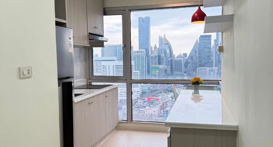 For rent 2 bedrooms condo in Watthana, Bangkok