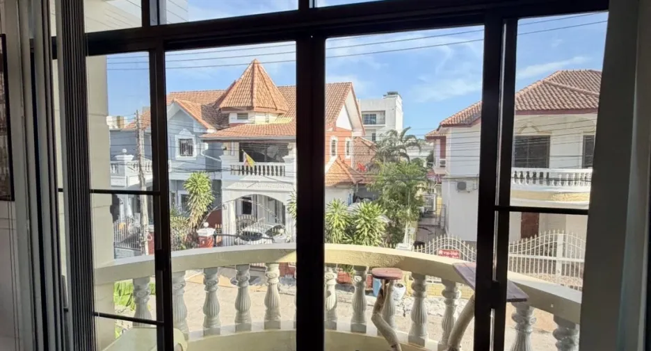 Haus zum Kauf mit 3 Zimmer in Bang Lamung, Chonburi