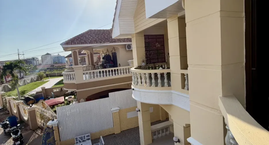 Haus zum Kauf mit 3 Zimmer in Bang Lamung, Chonburi