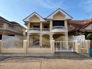 Haus zum Kauf mit 3 Zimmer in Bang Lamung, Chonburi