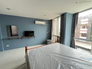 Local comercial en venta de 4 habitaciones en Bang Lamung, Chonburi