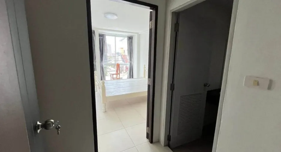 Local comercial en venta de 4 habitaciones en Bang Lamung, Chonburi