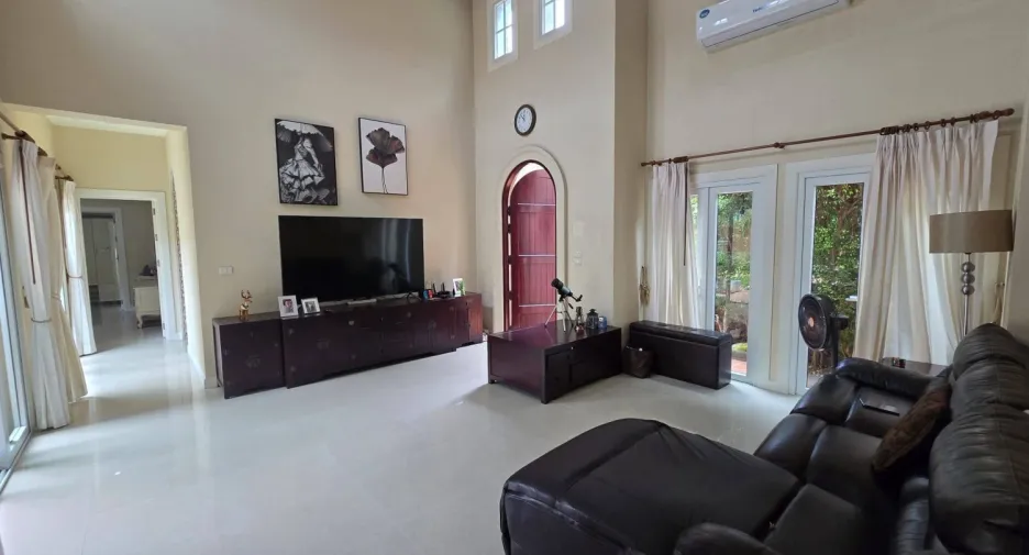 À louer 3 chambres villa à Bang Lamung, Chonburi