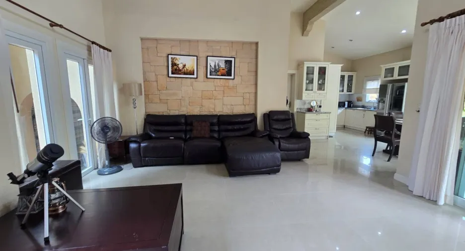 À louer 3 chambres villa à Bang Lamung, Chonburi