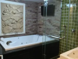 Condo en alquiler de 3 habitaciones en Khlong Toei, Bangkok