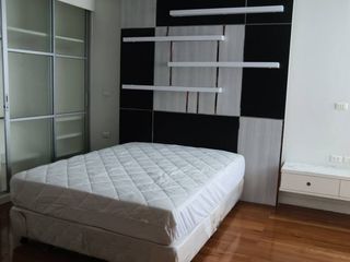 Condo en alquiler de 3 habitaciones en Khlong Toei, Bangkok