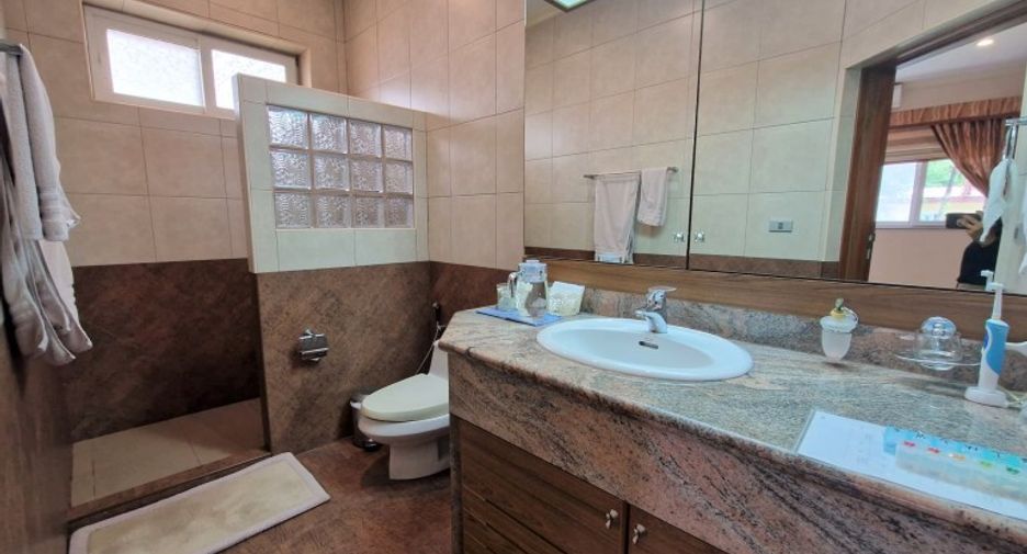 For sale 4 bedrooms house in Bang Lamung, Chonburi