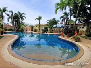 Haus zum Kauf mit 4 Zimmer in Bang Lamung, Chonburi