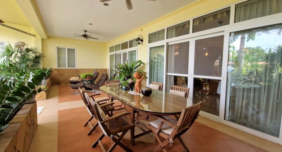 For sale 4 bedrooms house in Bang Lamung, Chonburi