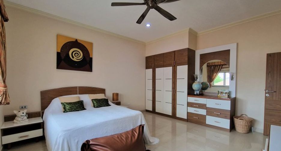 For sale 4 bedrooms house in Bang Lamung, Chonburi