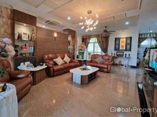 Haus zum Kauf mit 4 Zimmer in Bang Lamung, Chonburi