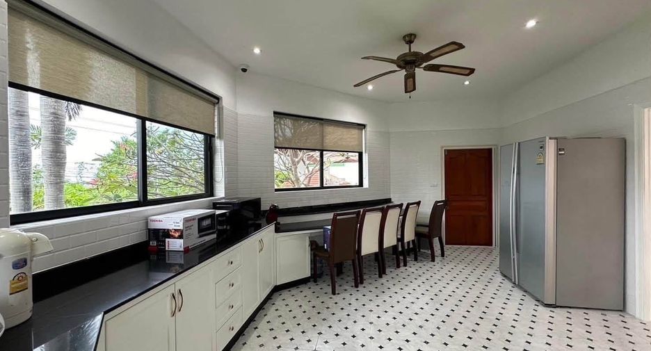 À vendre 4 chambres villa à Bang Lamung, Chonburi