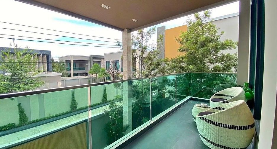 À vendre et à louer 4 chambres villa à Huay Yai, Pattaya
