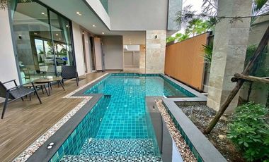 Villa en alquiler y en venta de 4 habitaciones en Huay Yai, Pattaya