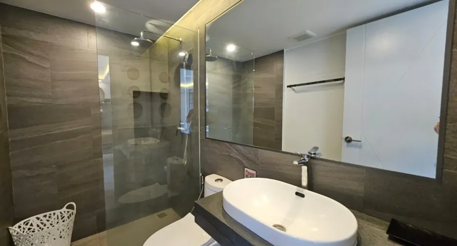 For rent 2 bedrooms condo in Mueang Phuket, Phuket