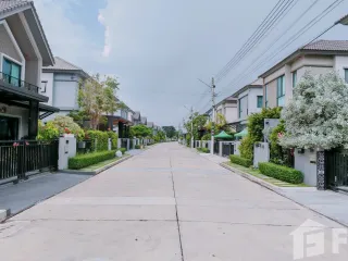 À vendre 3 chambres maison à Krathum Baen, Samut Sakhon