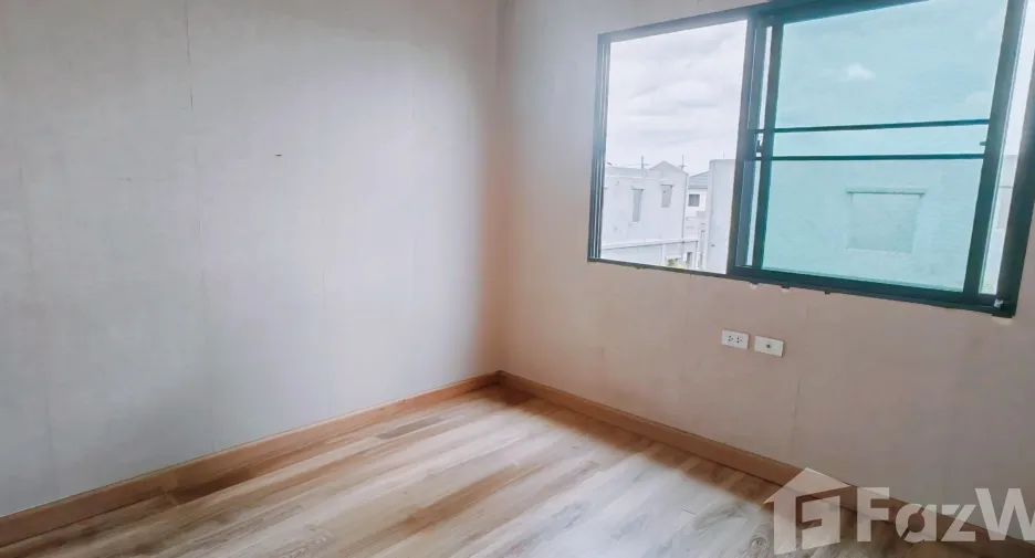 Haus zum Kauf mit 3 Zimmer in Krathum Baen, Samut Sakhon