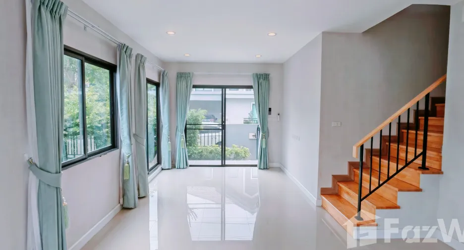 Haus zum Kauf mit 3 Zimmer in Krathum Baen, Samut Sakhon