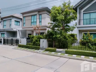 À vendre 3 chambres maison à Krathum Baen, Samut Sakhon