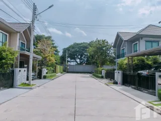 À vendre 3 chambres maison à Krathum Baen, Samut Sakhon