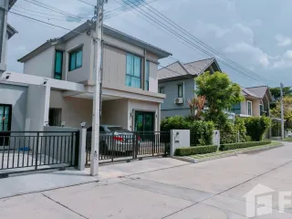 À vendre 3 chambres maison à Krathum Baen, Samut Sakhon