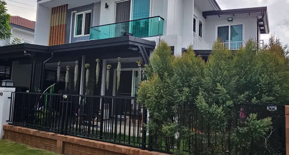 Casa en venta de 4 habitaciones en Mueang Samut Sakhon, Samut Sakhon