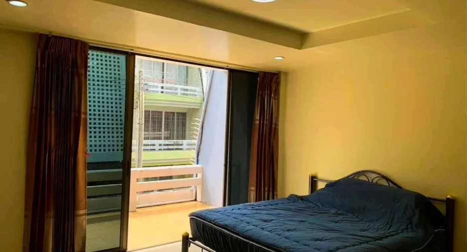 Casa adosada en venta de 5 habitaciones en Mueang Rayong, Rayong