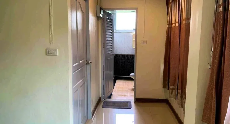 Casa adosada en venta de 5 habitaciones en Mueang Rayong, Rayong