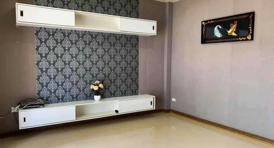 Casa adosada en venta de 5 habitaciones en Mueang Rayong, Rayong
