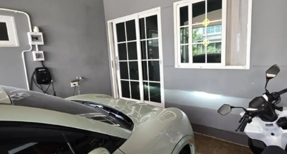 Casa en alquiler de 4 habitaciones en Thanyaburi, Pathum Thani