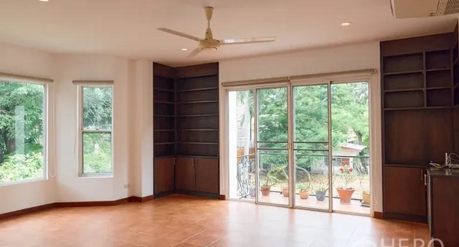 出租 4 卧室 独立屋 在 Watthana, 曼谷
