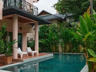 出租 4 卧室 独立屋 在 Watthana, 曼谷